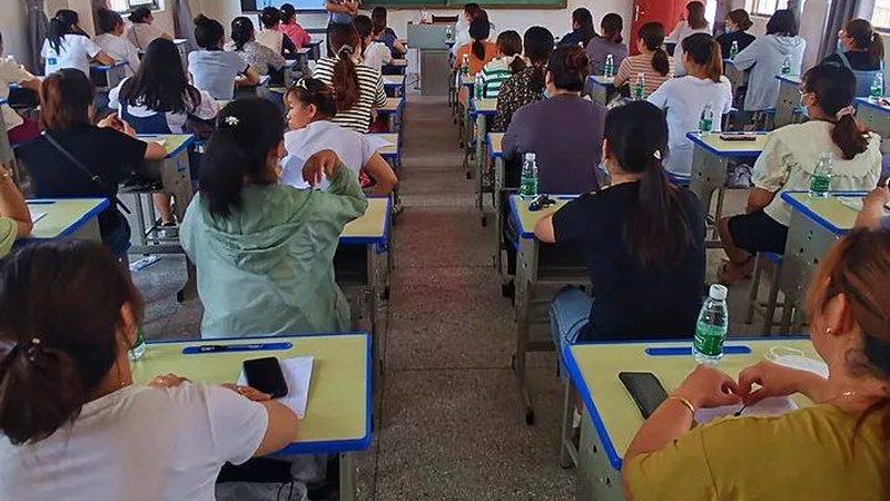 揭秘管理培训公司排名背后的真相：价格与价值的平衡